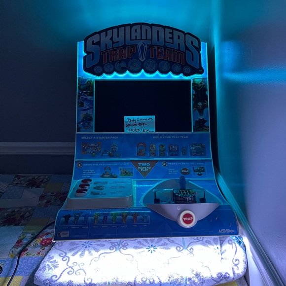 Activision Skylanders Trap Team Walmart Demo Display Unit Game Kiosk/LocalPickup - Picture 7 of 13
